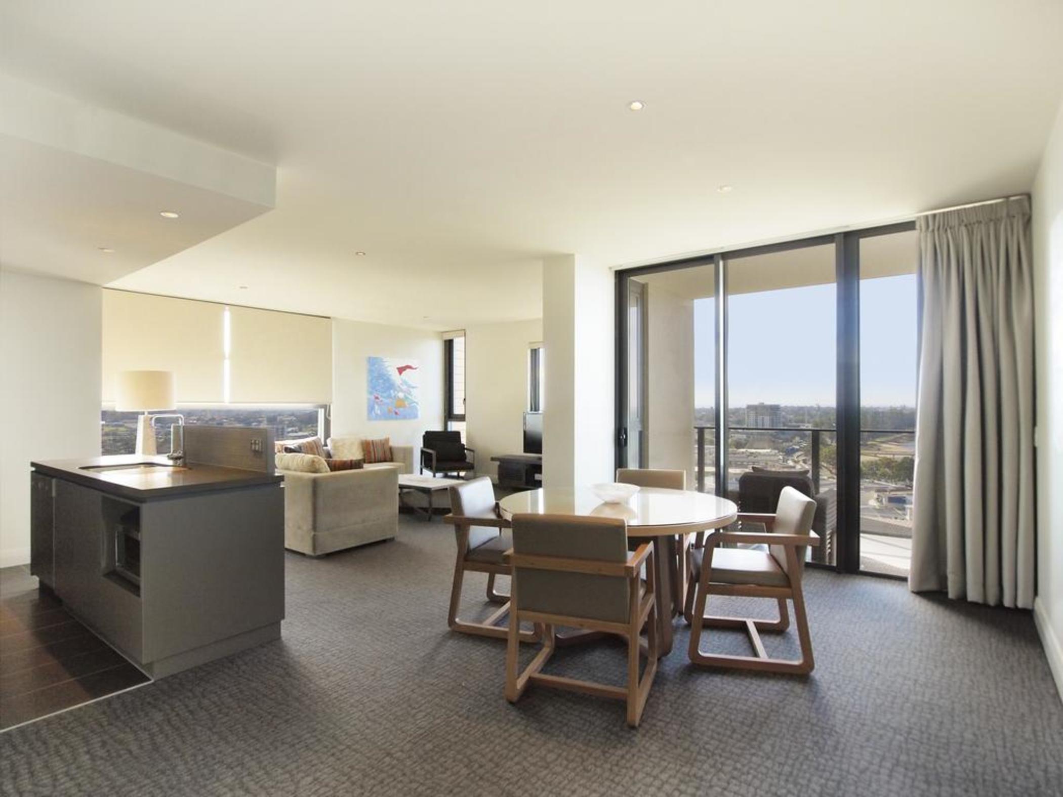 Oaks Redcliffe Mon Komo Suites Esterno foto