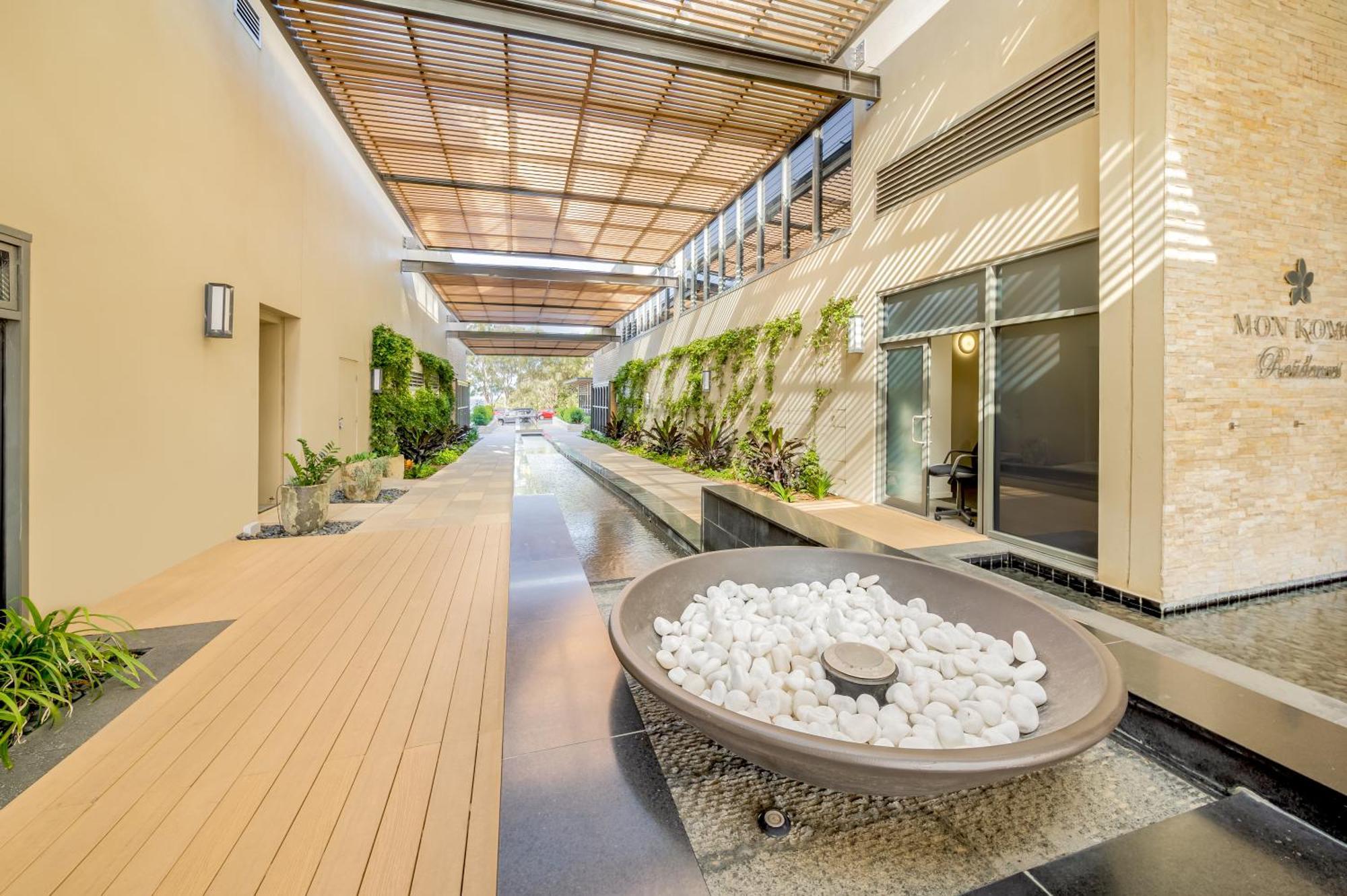 Oaks Redcliffe Mon Komo Suites Esterno foto