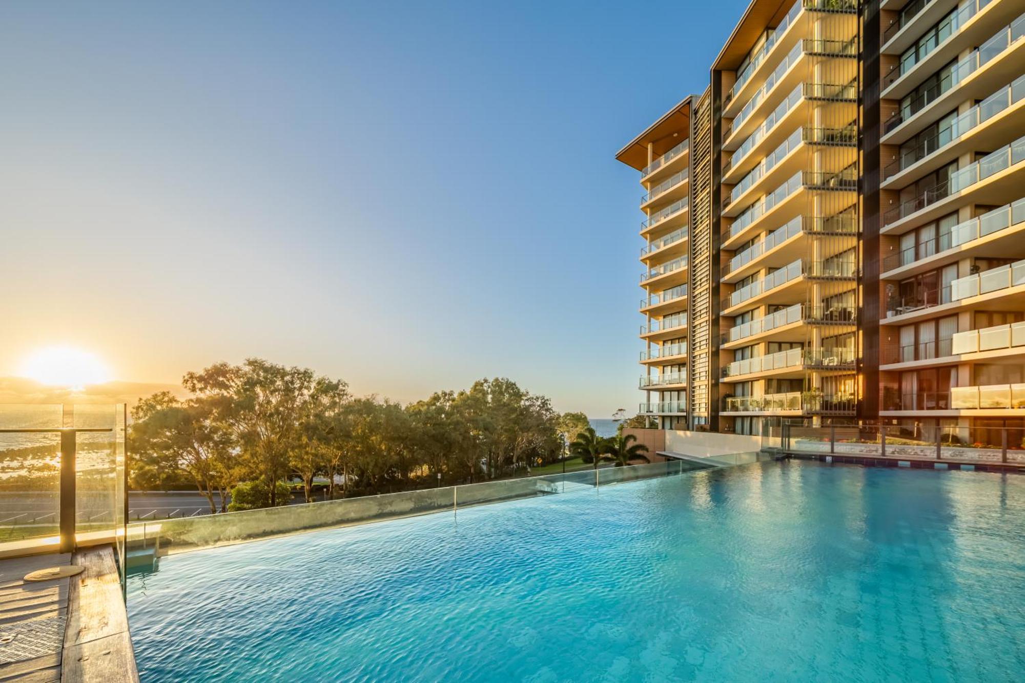 Oaks Redcliffe Mon Komo Suites Esterno foto