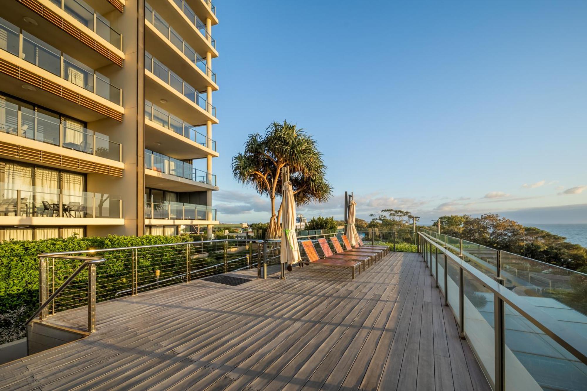 Oaks Redcliffe Mon Komo Suites Esterno foto