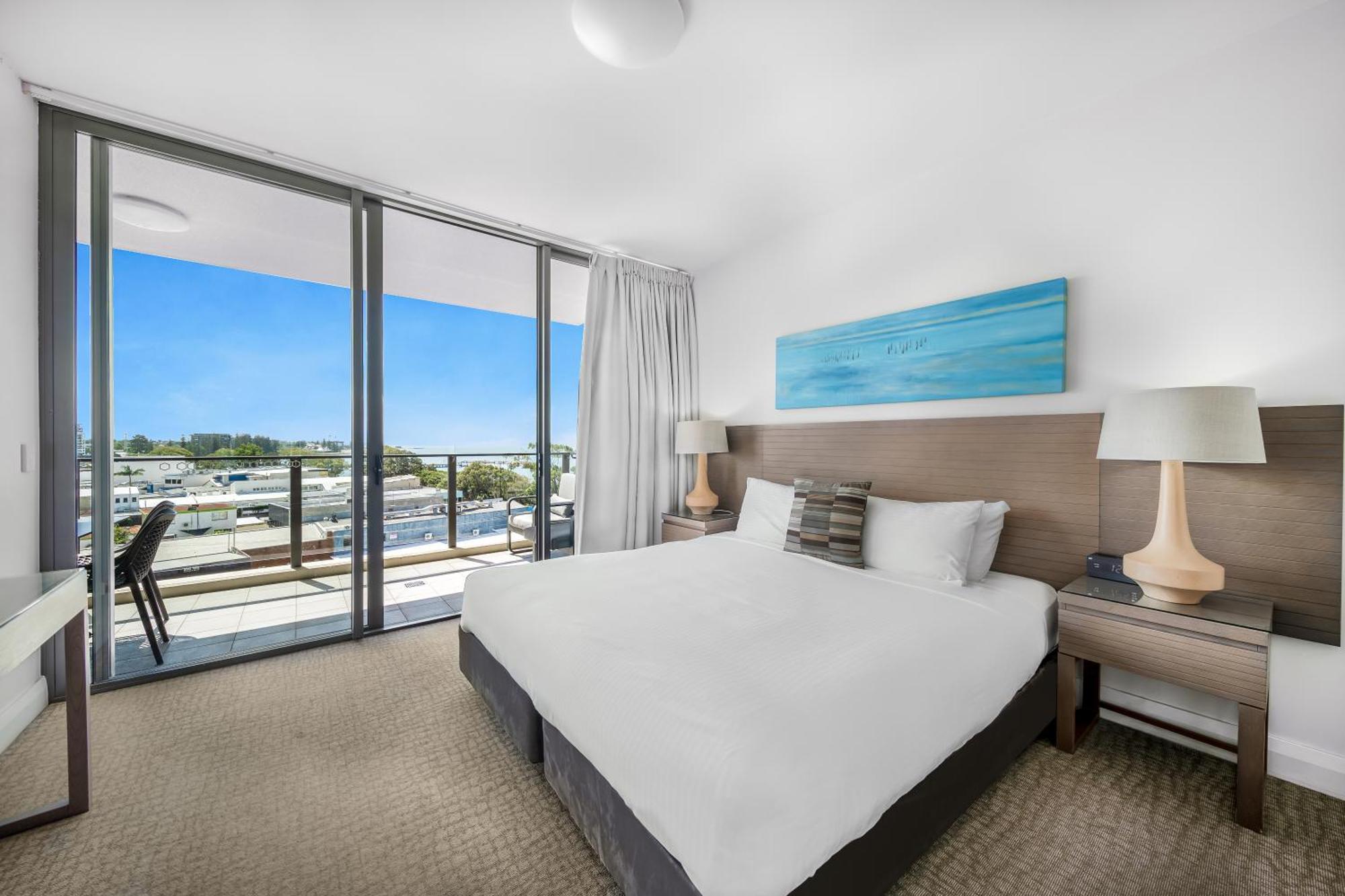 Oaks Redcliffe Mon Komo Suites Esterno foto
