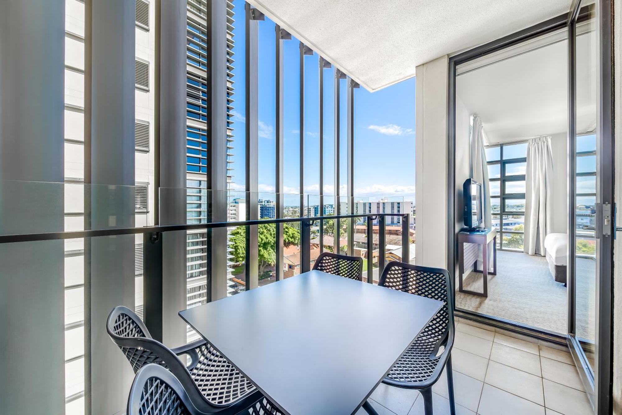 Oaks Redcliffe Mon Komo Suites Esterno foto