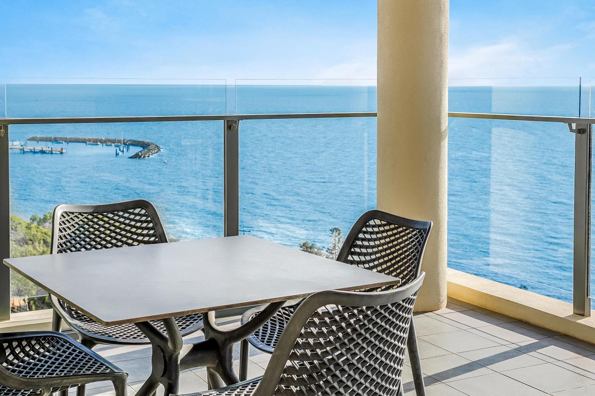 Oaks Redcliffe Mon Komo Suites Esterno foto