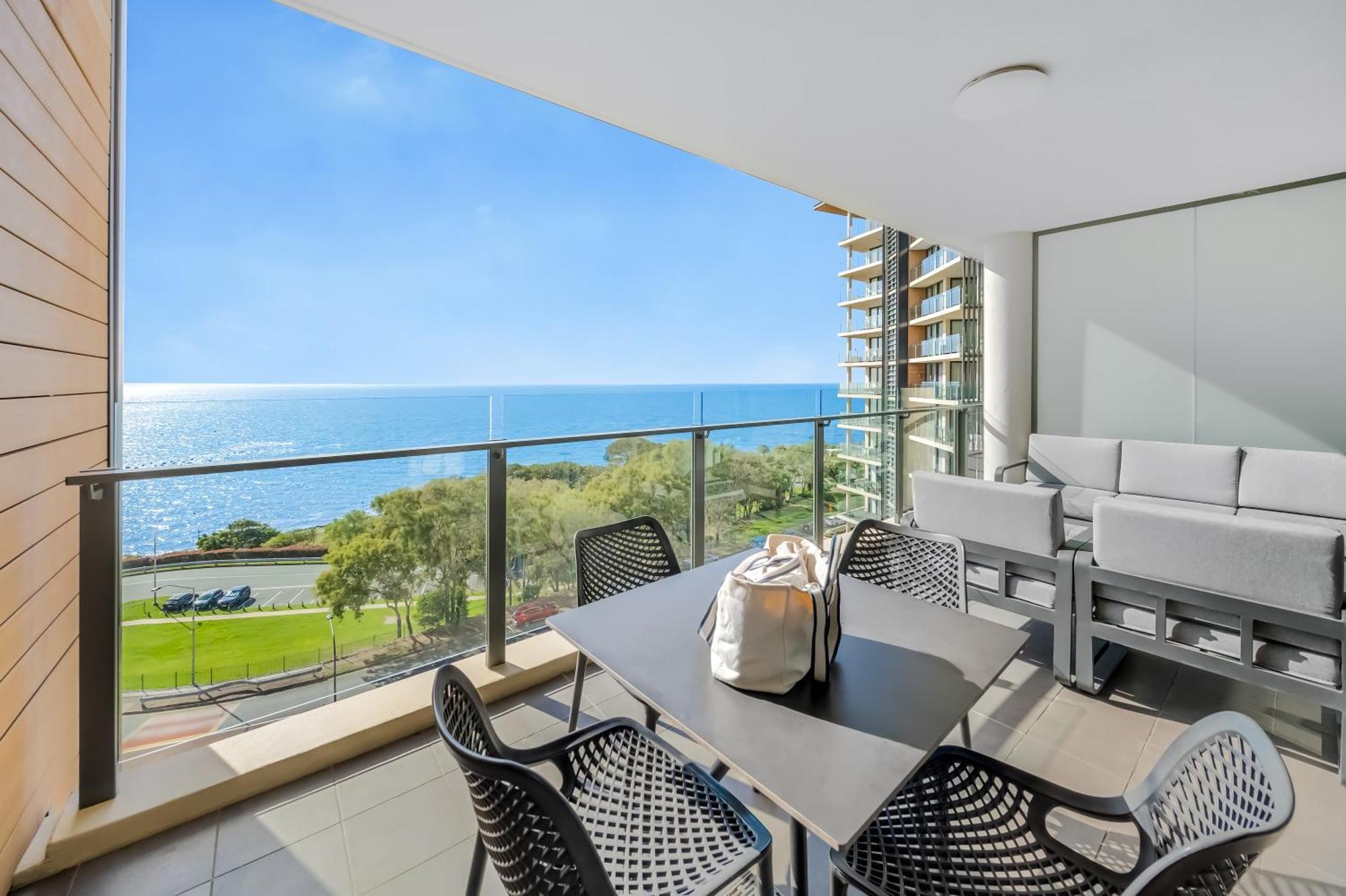 Oaks Redcliffe Mon Komo Suites Esterno foto