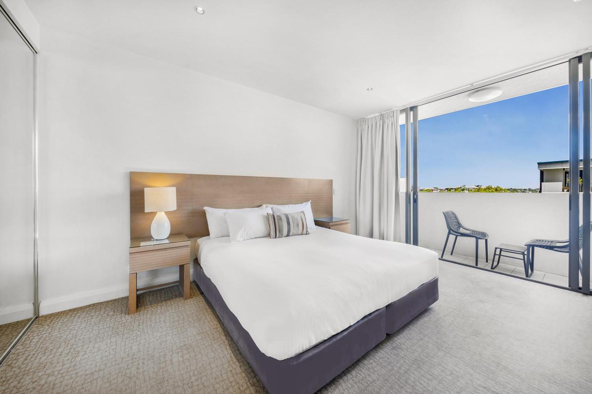 Oaks Redcliffe Mon Komo Suites Esterno foto