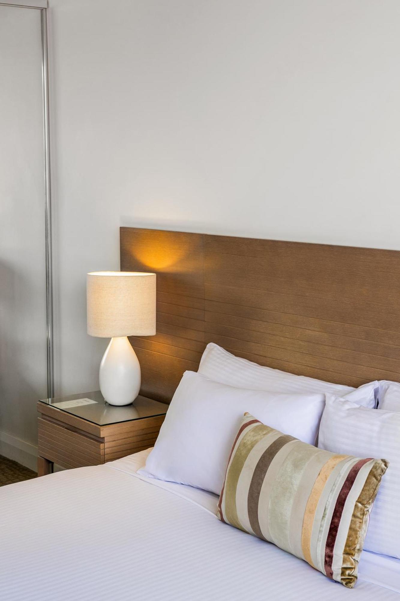 Oaks Redcliffe Mon Komo Suites Esterno foto